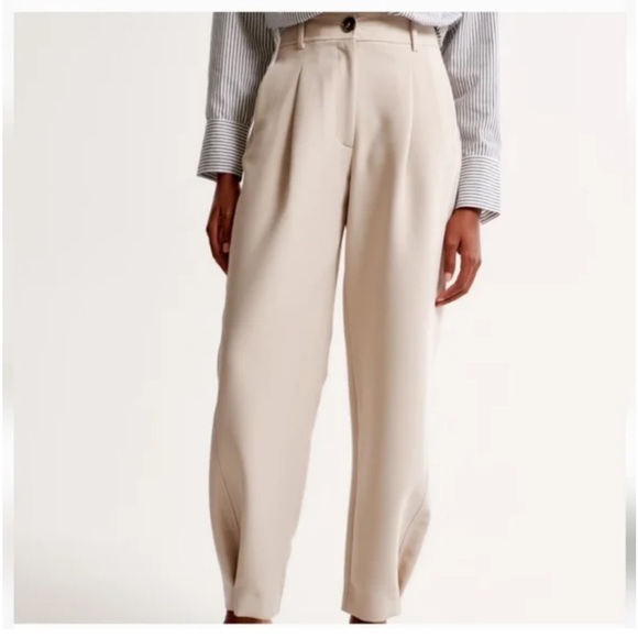 NWT Abercrombie & Fitch High Rise Taper Tailored Pant in Light Taupe 25 Short - Picture 1 of 6